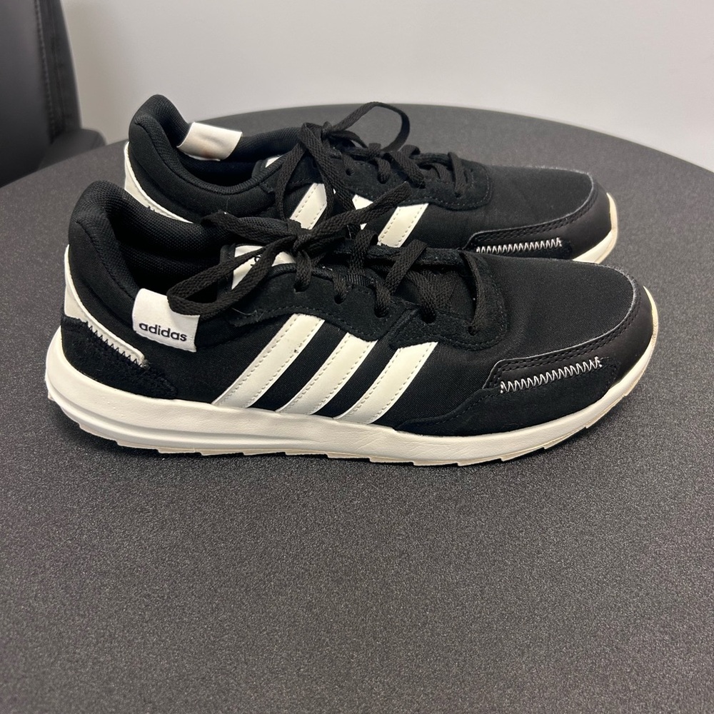 Adidas Run 70s 2.0 Sneaker size 8 women’s